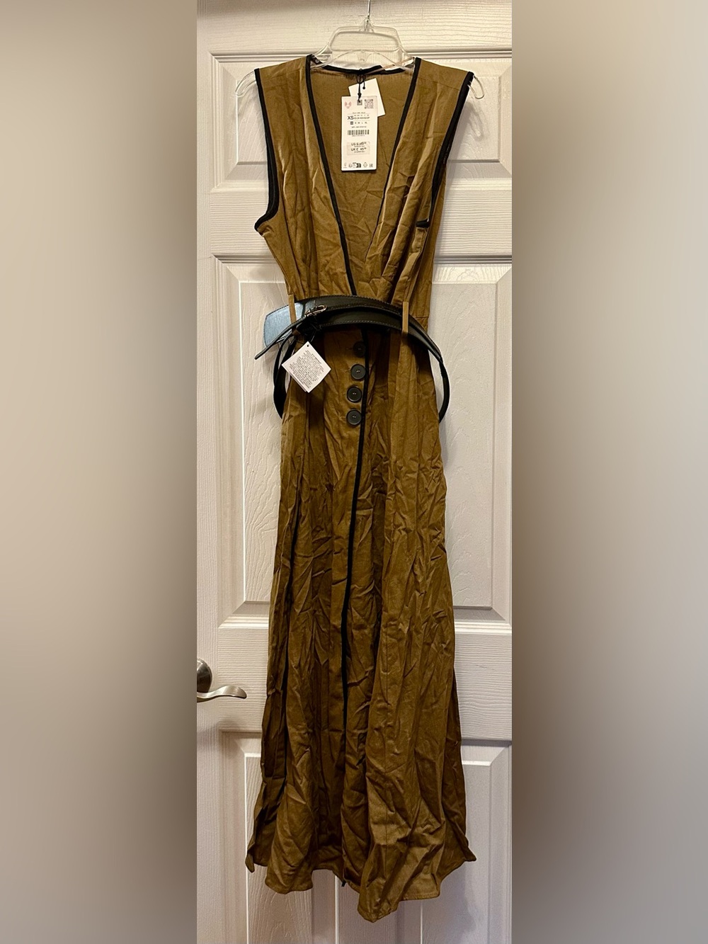 Zara Linen-Blend Belted Midi Dress in the shade Toffee (Style Code:
8651/379/745